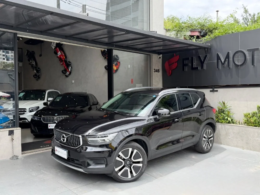 Volvo XC 40 T-5 MOMENTUM 1.5 FWD (Híbrido)