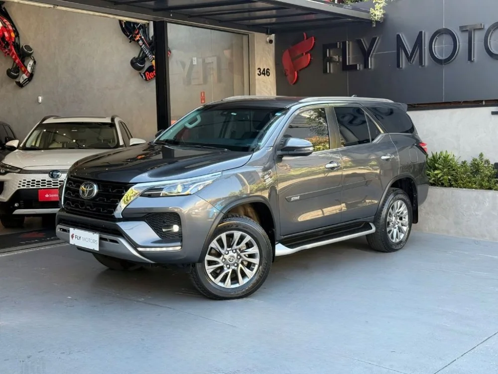 Toyota Hilux SW4 SRX 4x4 2.8 TDI 16V Dies. Aut.